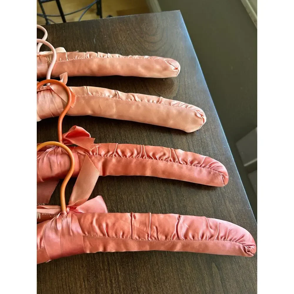 4 Vintage satin padded clothes hangers delicate ribbon bows pink Neiman Marcus